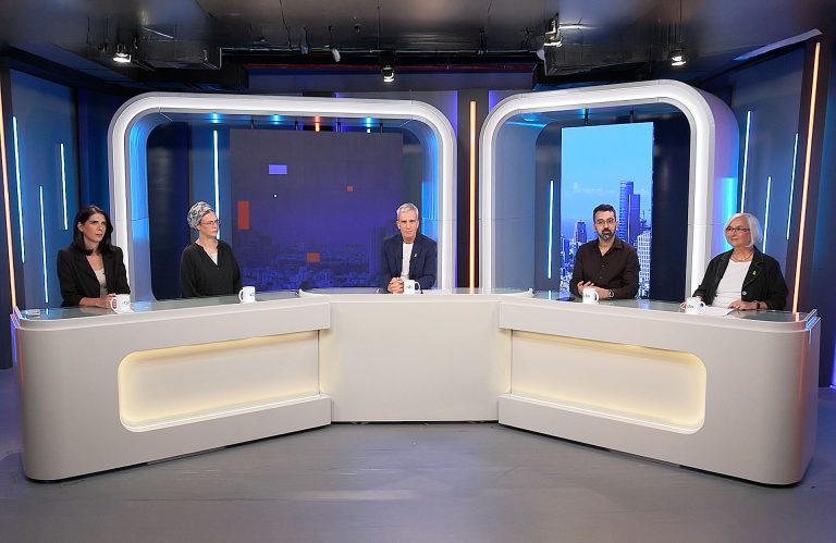 פאנל בתכנית אולפן